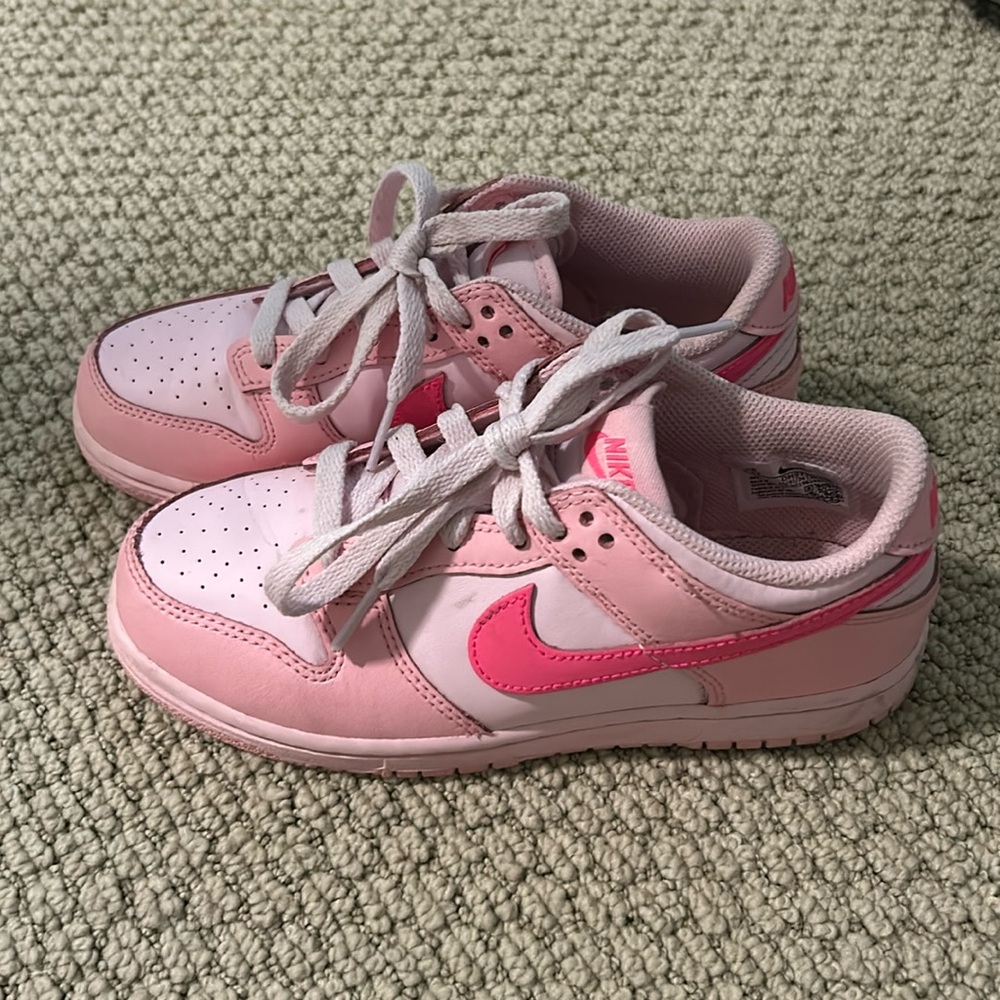 Kids pink Nike dunks!